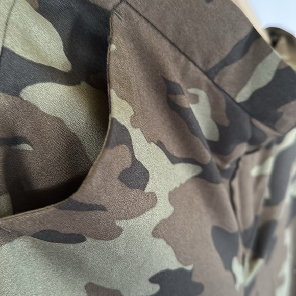 Banana Republic camo pants - Picture 2 of 4